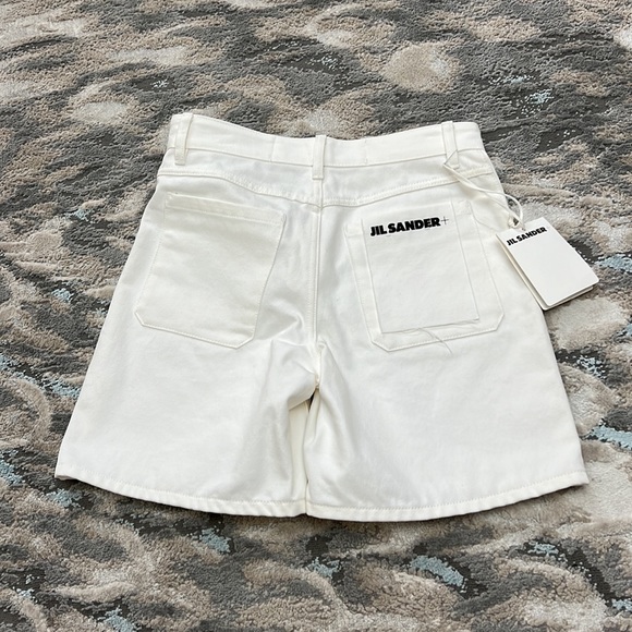 Jil Sander
high-rise oversized-pocket shorts - Picture 1 of 14